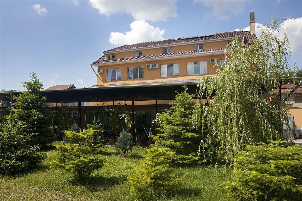Hotel Terra Орадя Екстер'єр фото